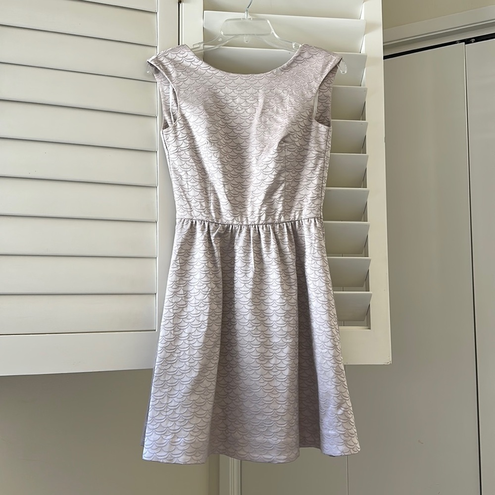 H&M~ cream shimmer sleeveless dress~ size US 2